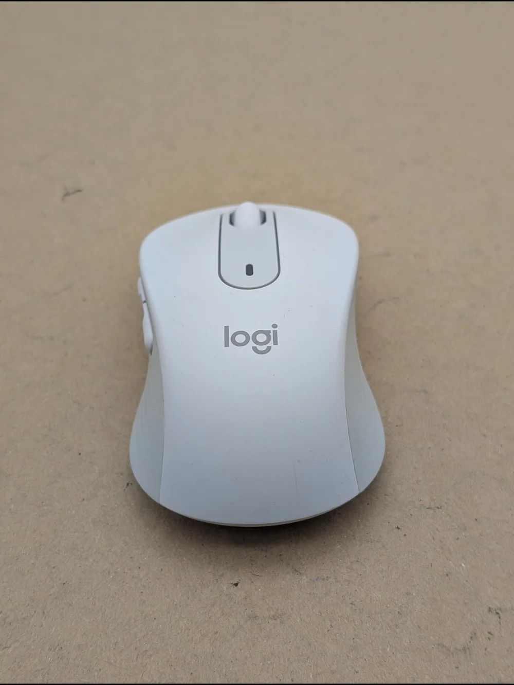 ​Logitech Signature M650 Wireless Mouse White - With USB Dongle (No Battery)